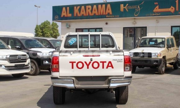 Nunua Imported Toyota Hilux Nyeupe Gari ndani ya Import - Dubai nchini Zambia Nunua Imported Toyota Hilux Nyeupe Gari ndani ya Import - Dubai nchini Zambia