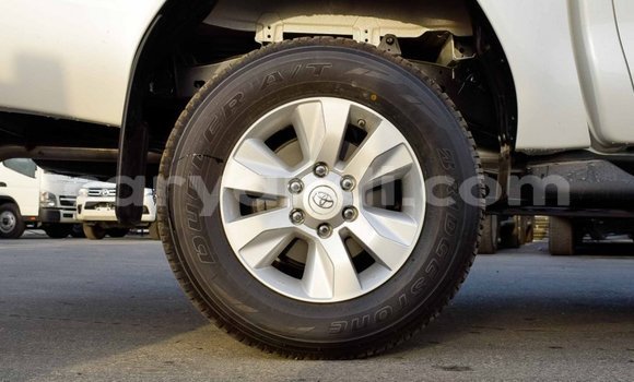 Acheter Import Voiture Toyota Hilux Blanc à Import - Dubai, Zambie Acheter Import Voiture Toyota Hilux Blanc à Import - Dubai, Zambie