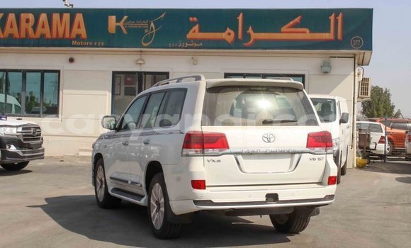 Acheter Import Voiture Toyota Land Cruiser Blanc à Import - Dubai, Zambie Acheter Import Voiture Toyota Land Cruiser Blanc à Import - Dubai, Zambie