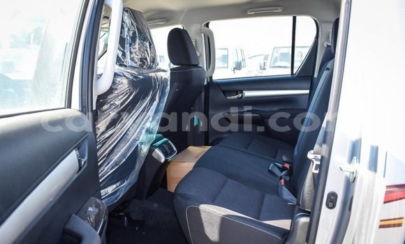 Acheter Import Voiture Toyota Hilux Autre à Import - Dubai, Zambie Acheter Import Voiture Toyota Hilux Autre à Import - Dubai, Zambie
