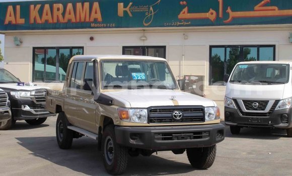 Acheter Import Voiture Toyota Land Cruiser Beige à Import - Dubai, Zambie Acheter Import Voiture Toyota Land Cruiser Beige à Import - Dubai, Zambie