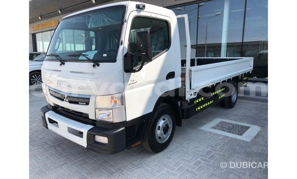 Acheter Import Utilitaire Mitsubishi Canter Blanc à Import - Dubai, Zambie Acheter Import Utilitaire Mitsubishi Canter Blanc à Import - Dubai, Zambie