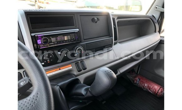 Acheter Import Utilitaire Mitsubishi Canter Blanc à Import - Dubai, Zambie Acheter Import Utilitaire Mitsubishi Canter Blanc à Import - Dubai, Zambie