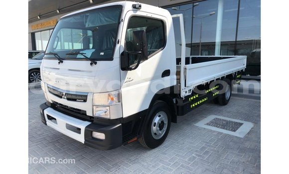 Acheter Import Utilitaire Mitsubishi Canter Blanc à Import - Dubai, Zambie Acheter Import Utilitaire Mitsubishi Canter Blanc à Import - Dubai, Zambie