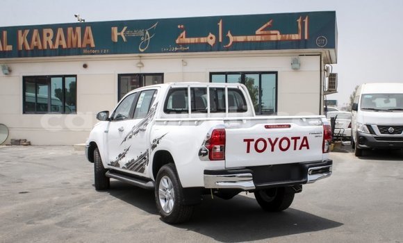 Acheter Import Voiture Toyota Hilux Blanc à Import - Dubai, Zambie Acheter Import Voiture Toyota Hilux Blanc à Import - Dubai, Zambie