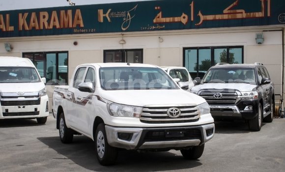 Acheter Import Voiture Toyota Hilux Blanc à Import - Dubai, Zambie Acheter Import Voiture Toyota Hilux Blanc à Import - Dubai, Zambie