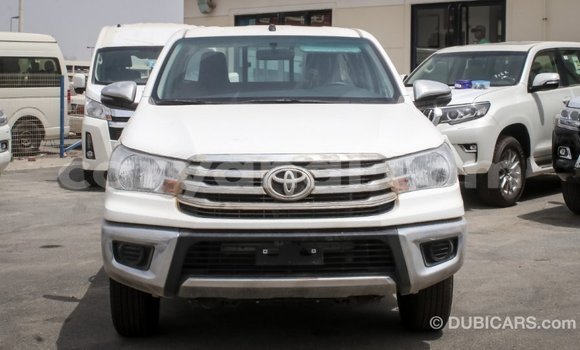 Acheter Import Voiture Toyota Hilux Blanc à Import - Dubai, Zambie Acheter Import Voiture Toyota Hilux Blanc à Import - Dubai, Zambie