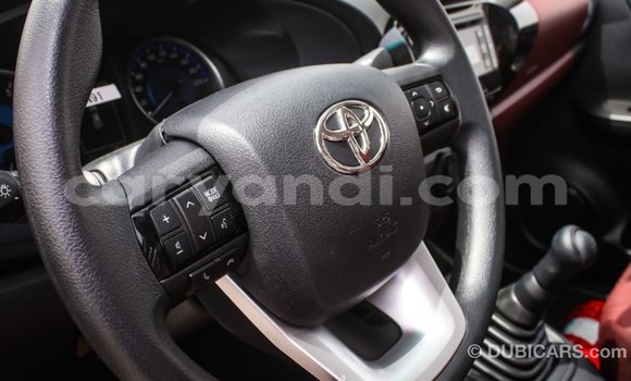 Acheter Import Voiture Toyota Hilux Blanc à Import - Dubai, Zambie Acheter Import Voiture Toyota Hilux Blanc à Import - Dubai, Zambie