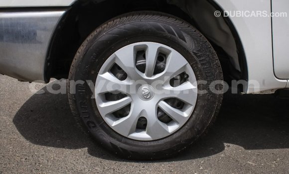 Acheter Import Voiture Toyota Hilux Blanc à Import - Dubai, Zambie Acheter Import Voiture Toyota Hilux Blanc à Import - Dubai, Zambie