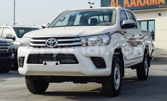 Acheter Import Voiture Toyota Hilux Blanc à Import - Dubai, Zambie Acheter Import Voiture Toyota Hilux Blanc à Import - Dubai, Zambie