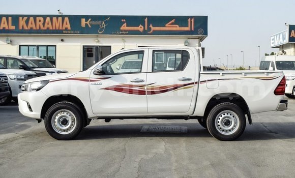Acheter Import Voiture Toyota Hilux Blanc à Import - Dubai, Zambie Acheter Import Voiture Toyota Hilux Blanc à Import - Dubai, Zambie