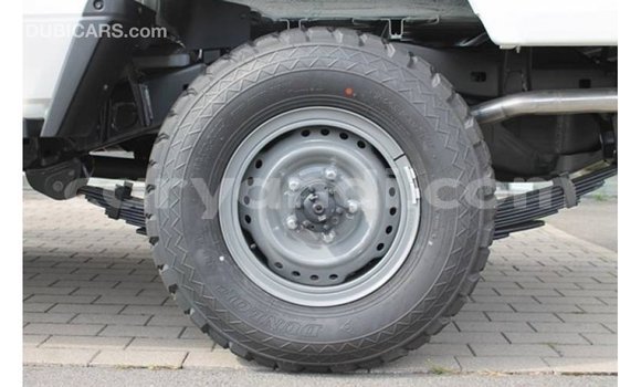 Acheter Import Voiture Toyota Land Cruiser Blanc à Import - Dubai, Zambie Acheter Import Voiture Toyota Land Cruiser Blanc à Import - Dubai, Zambie