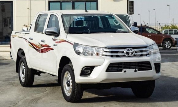 Acheter Import Voiture Toyota Hilux Blanc à Import - Dubai, Zambie Acheter Import Voiture Toyota Hilux Blanc à Import - Dubai, Zambie