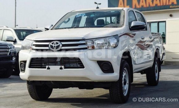 Acheter Import Voiture Toyota Hilux Blanc à Import - Dubai, Zambie Acheter Import Voiture Toyota Hilux Blanc à Import - Dubai, Zambie