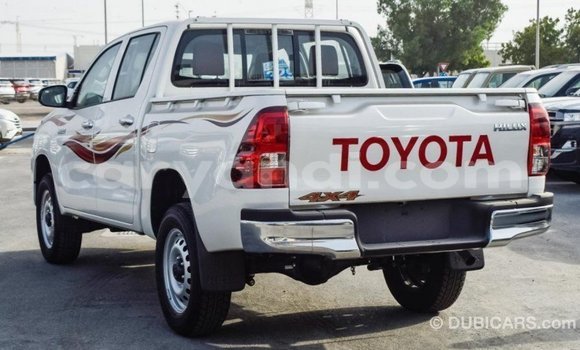 Acheter Import Voiture Toyota Hilux Blanc à Import - Dubai, Zambie Acheter Import Voiture Toyota Hilux Blanc à Import - Dubai, Zambie