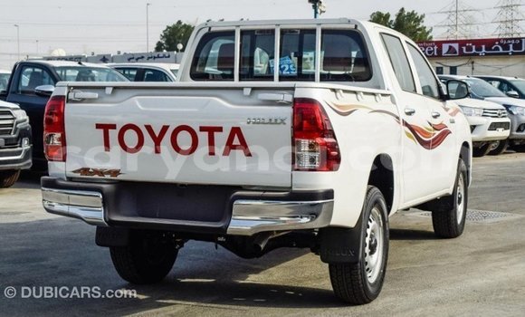 Acheter Import Voiture Toyota Hilux Blanc à Import - Dubai, Zambie Acheter Import Voiture Toyota Hilux Blanc à Import - Dubai, Zambie