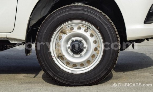 Acheter Import Voiture Toyota Hilux Blanc à Import - Dubai, Zambie Acheter Import Voiture Toyota Hilux Blanc à Import - Dubai, Zambie