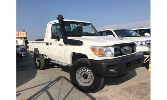 Nunua Imported Toyota Land Cruiser Nyeupe Gari ndani ya Import - Dubai nchini Zambia Nunua Imported Toyota Land Cruiser Nyeupe Gari ndani ya Import - Dubai nchini Zambia