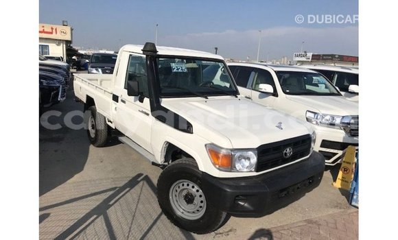 Nunua Imported Toyota Land Cruiser Nyeupe Gari ndani ya Import - Dubai nchini Zambia Nunua Imported Toyota Land Cruiser Nyeupe Gari ndani ya Import - Dubai nchini Zambia