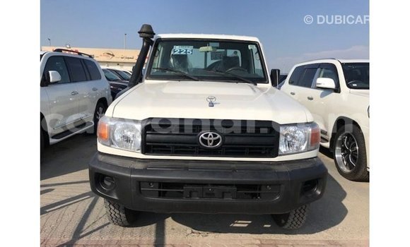 Nunua Imported Toyota Land Cruiser Nyeupe Gari ndani ya Import - Dubai nchini Zambia Nunua Imported Toyota Land Cruiser Nyeupe Gari ndani ya Import - Dubai nchini Zambia