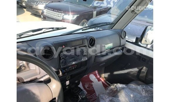 Nunua Imported Toyota Land Cruiser Nyeupe Gari ndani ya Import - Dubai nchini Zambia Nunua Imported Toyota Land Cruiser Nyeupe Gari ndani ya Import - Dubai nchini Zambia