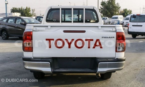 Acheter Import Voiture Toyota Hilux Blanc à Import - Dubai, Zambie Acheter Import Voiture Toyota Hilux Blanc à Import - Dubai, Zambie