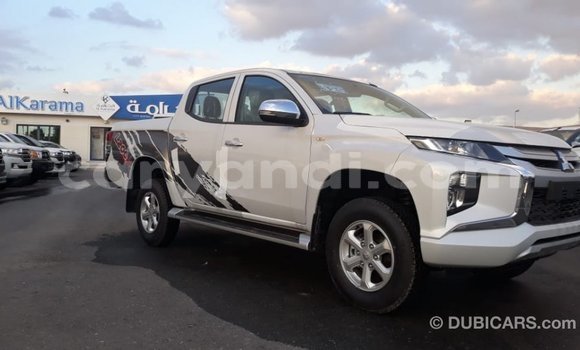 Acheter Import Voiture Mitsubishi L200 Blanc à Import - Dubai, Zambie Acheter Import Voiture Mitsubishi L200 Blanc à Import - Dubai, Zambie