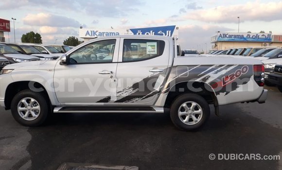 Acheter Import Voiture Mitsubishi L200 Blanc à Import - Dubai, Zambie Acheter Import Voiture Mitsubishi L200 Blanc à Import - Dubai, Zambie