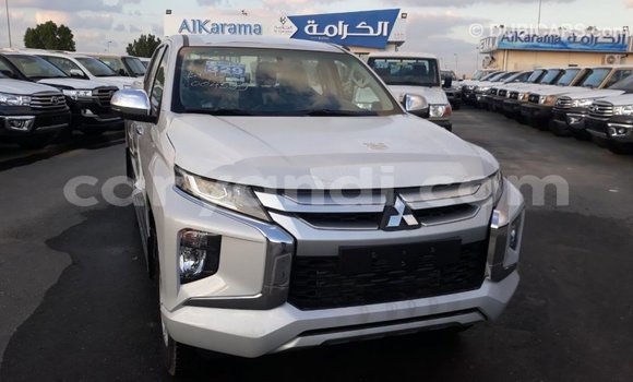 Acheter Import Voiture Mitsubishi L200 Blanc à Import - Dubai, Zambie Acheter Import Voiture Mitsubishi L200 Blanc à Import - Dubai, Zambie