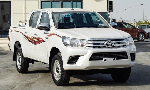Acheter Import Voiture Toyota Hilux Blanc à Import - Dubai, Zambie Acheter Import Voiture Toyota Hilux Blanc à Import - Dubai, Zambie