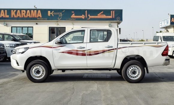 Acheter Import Voiture Toyota Hilux Blanc à Import - Dubai, Zambie Acheter Import Voiture Toyota Hilux Blanc à Import - Dubai, Zambie