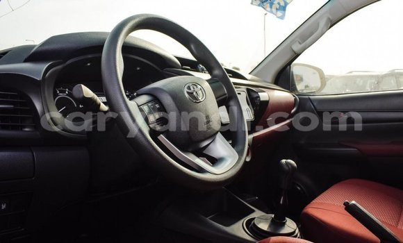 Acheter Import Voiture Toyota Hilux Blanc à Import - Dubai, Zambie Acheter Import Voiture Toyota Hilux Blanc à Import - Dubai, Zambie