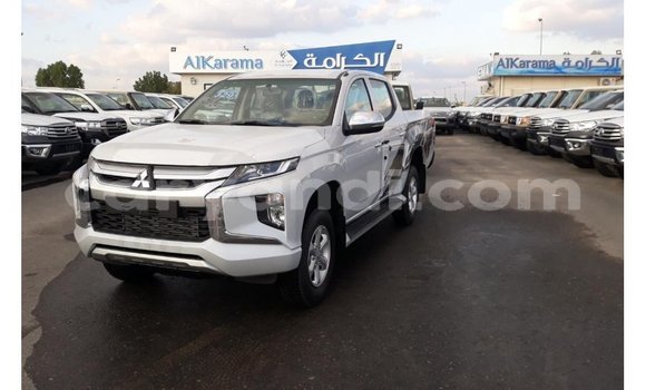 Acheter Import Voiture Mitsubishi L200 Blanc à Import - Dubai, Zambie Acheter Import Voiture Mitsubishi L200 Blanc à Import - Dubai, Zambie