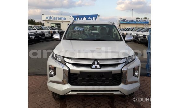 Acheter Import Voiture Mitsubishi L200 Blanc à Import - Dubai, Zambie Acheter Import Voiture Mitsubishi L200 Blanc à Import - Dubai, Zambie
