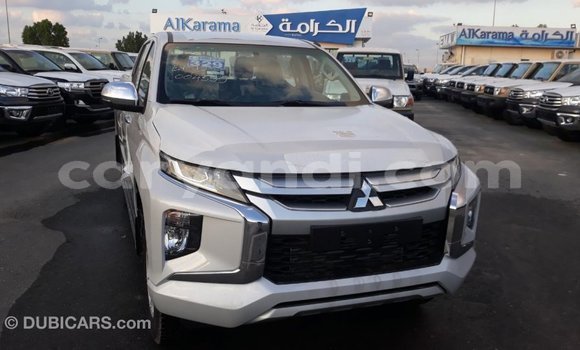 Acheter Import Voiture Mitsubishi L200 Blanc à Import - Dubai, Zambie Acheter Import Voiture Mitsubishi L200 Blanc à Import - Dubai, Zambie