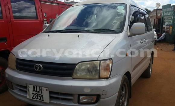 Acheter Occasion Voiture Toyota Noah Gris à Chipata, Zambie Acheter Occasion Voiture Toyota Noah Gris à Chipata, Zambie