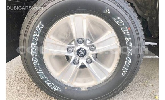 Acheter Import Voiture Toyota Land Cruiser Noir à Import - Dubai, Zambie Acheter Import Voiture Toyota Land Cruiser Noir à Import - Dubai, Zambie