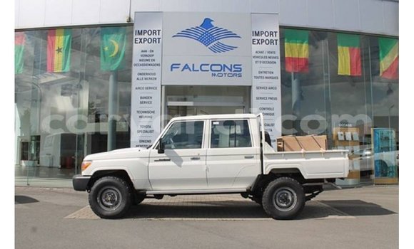 Acheter Import Voiture Toyota Land Cruiser Blanc à Import - Dubai, Zambie Acheter Import Voiture Toyota Land Cruiser Blanc à Import - Dubai, Zambie