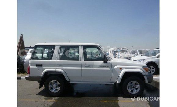 Tenga Imported Toyota Land Cruiser Chena Mota in Import - Dubai in Zambia Tenga Imported Toyota Land Cruiser Chena Mota in Import - Dubai in Zambia