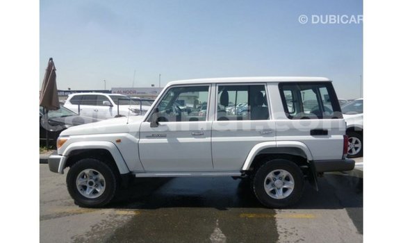 Tenga Imported Toyota Land Cruiser Chena Mota in Import - Dubai in Zambia Tenga Imported Toyota Land Cruiser Chena Mota in Import - Dubai in Zambia