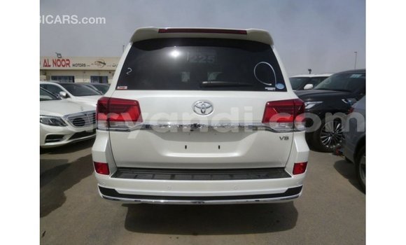 Buy Import Toyota Land Cruiser White Car in Import - Dubai in Zambia Buy Import Toyota Land Cruiser White Car in Import - Dubai in Zambia