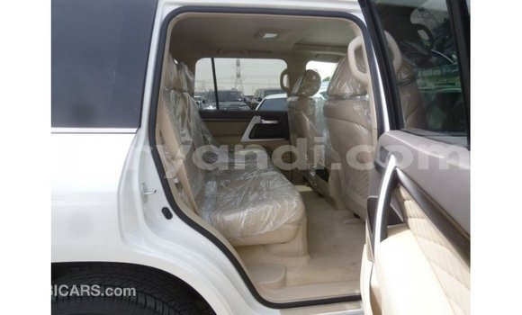 Buy Import Toyota Land Cruiser White Car in Import - Dubai in Zambia Buy Import Toyota Land Cruiser White Car in Import - Dubai in Zambia