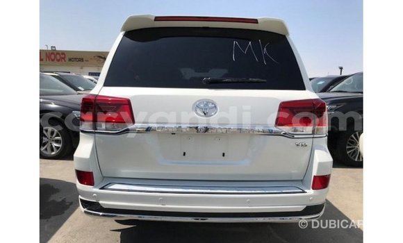 Buy Import Toyota Land Cruiser White Car in Import - Dubai in Zambia Buy Import Toyota Land Cruiser White Car in Import - Dubai in Zambia