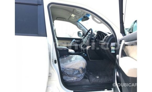 Buy Import Toyota Land Cruiser White Car in Import - Dubai in Zambia Buy Import Toyota Land Cruiser White Car in Import - Dubai in Zambia