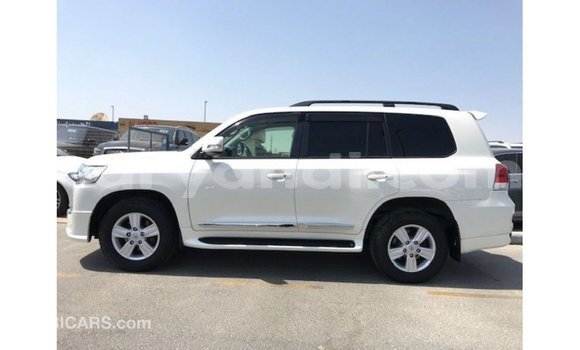 Buy Import Toyota Land Cruiser White Car in Import - Dubai in Zambia Buy Import Toyota Land Cruiser White Car in Import - Dubai in Zambia