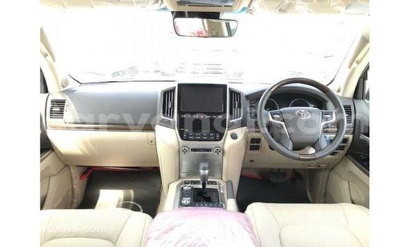 Buy Import Toyota Land Cruiser White Car in Import - Dubai in Zambia Buy Import Toyota Land Cruiser White Car in Import - Dubai in Zambia