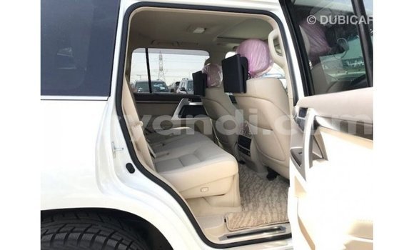 Buy Import Toyota Land Cruiser White Car in Import - Dubai in Zambia Buy Import Toyota Land Cruiser White Car in Import - Dubai in Zambia