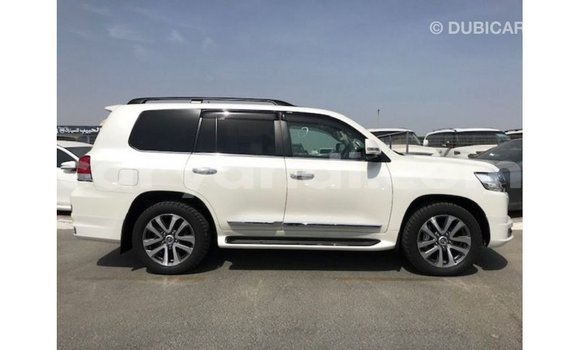 Buy Import Toyota Land Cruiser White Car in Import - Dubai in Zambia Buy Import Toyota Land Cruiser White Car in Import - Dubai in Zambia