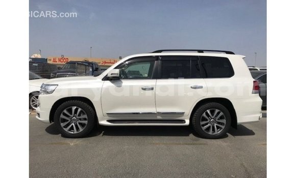 Buy Import Toyota Land Cruiser White Car in Import - Dubai in Zambia Buy Import Toyota Land Cruiser White Car in Import - Dubai in Zambia