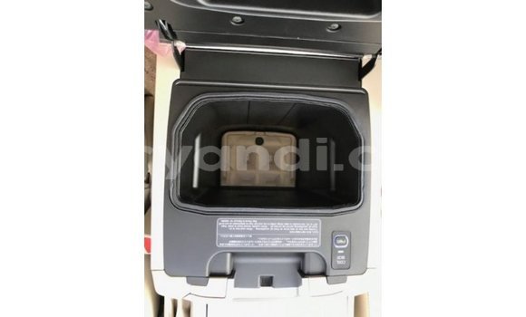 Buy Import Toyota Land Cruiser White Car in Import - Dubai in Zambia Buy Import Toyota Land Cruiser White Car in Import - Dubai in Zambia